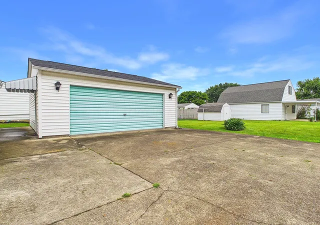 3rd image of 1409 Beacon St, Lancaster, OH 43130 | MLS# 226023805