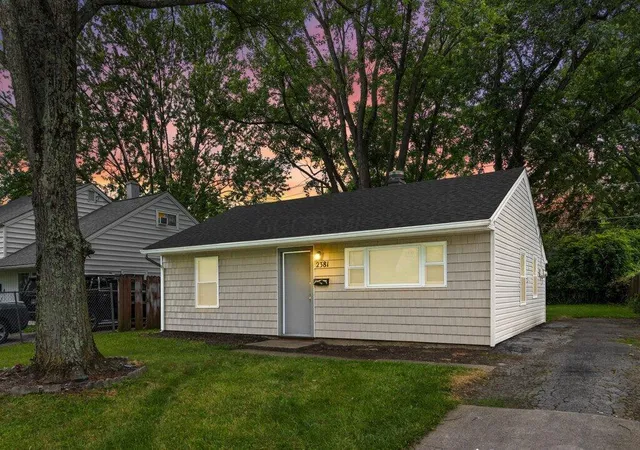 Photo 2 of Single family home for sale at 2381 Century Dr, Columbus, OH 43211 | MLS# 226023875 | Listing updated on 2026-09-23