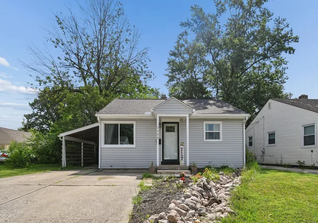 Homes for sale in Columbus, OH | 2800 Azelda St, Columbus, OH 43211 | MLS# 226023826