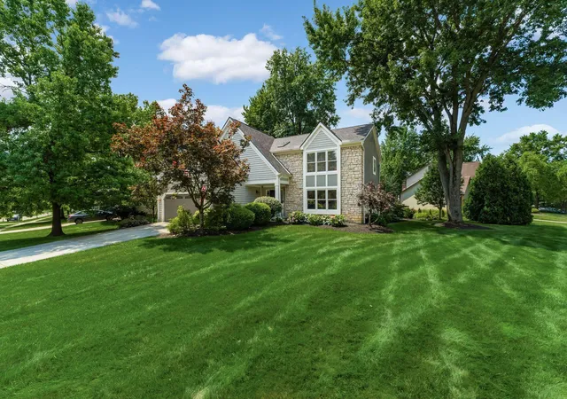 Homes for sale in Columbus, OH | 817 Hensel Woods Rd, Columbus, OH 43230 | MLS# 226023847