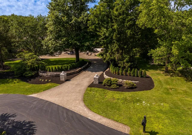 5th image of 1635 Strathshire Hall Pl, Powell, OH 43065 | MLS# 226023869