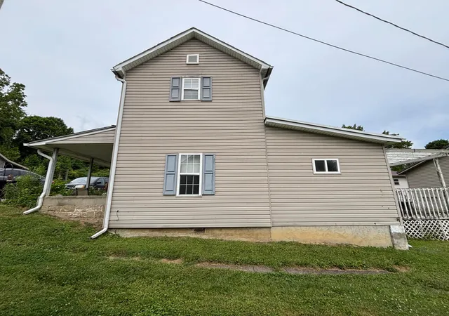 Homes for sale in Logan, OH | 1374 Charles St, Logan, OH 43138 | MLS# 226023881