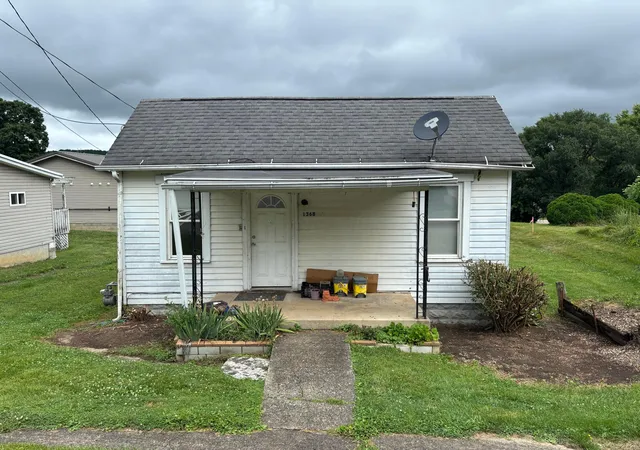 Homes for sale in Logan, OH | 1368 Charles St, Logan, OH 43138 | MLS# 226023882