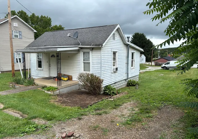 Homes for sale in Logan, OH | 1368 Charles St, Logan, OH 43138 | MLS# 226023882