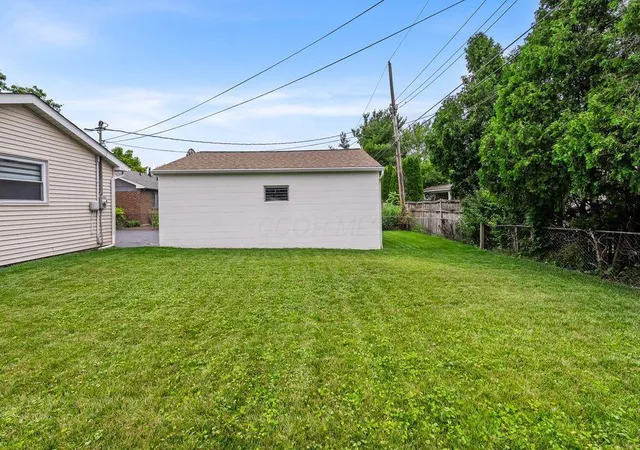 Homes for sale in Hilliard, OH | 3694 Westbrook Dr, Hilliard, OH 43026 | MLS# 226023911