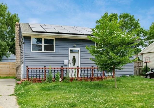 Photo 2 of Single family home for sale at 626 Knights Ave, Columbus, OH 43230 | MLS# 226023922 | Listing updated on 2026-10-01