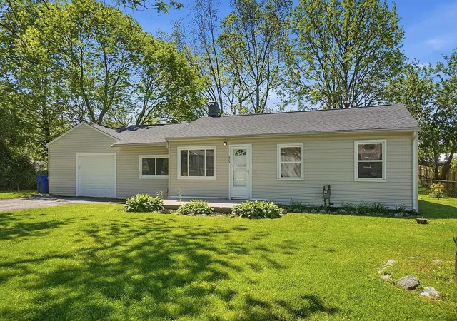2nd image of 691 Basswood Rd, Columbus, OH 43207 | MLS# 226023941