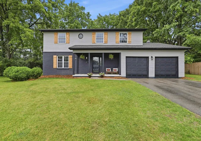Homes for sale in Columbus, OH | 406 Worman Dr, Columbus, OH 43230 | MLS# 226023948