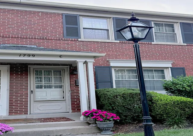Homes for sale in Columbus, OH | 1799 Kings Ct, Columbus, OH 43212