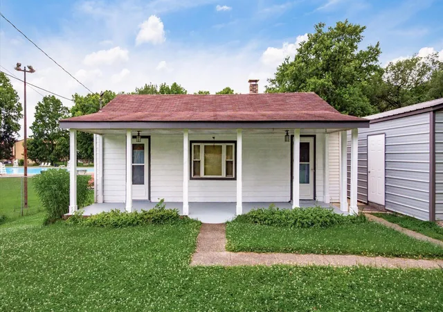 Homes for sale in Newark, OH | 168 Waterworks Rd, Newark, OH 43055 | MLS# 226024028