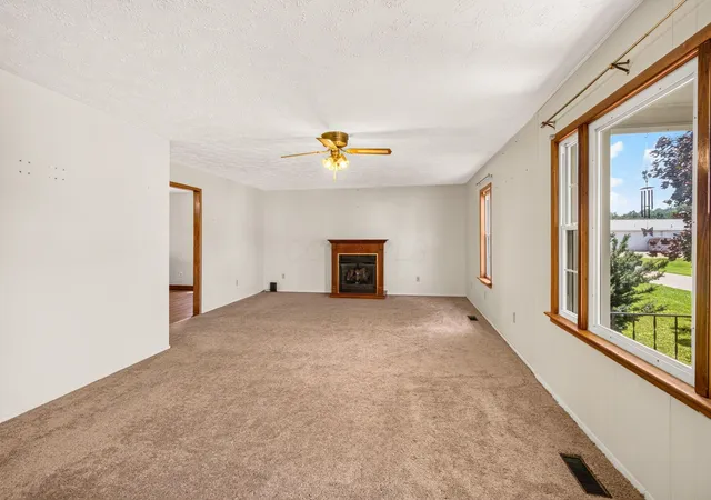 4th image of 873 Jackson St, Richmond Dale, OH 45673 | MLS# 226024436