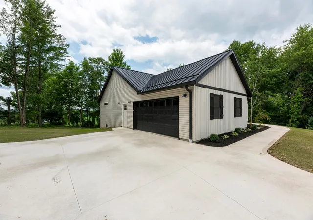 Homes for sale in Howard, OH | 931 Country Club Dr, Howard, OH 43028 | MLS# 226023988