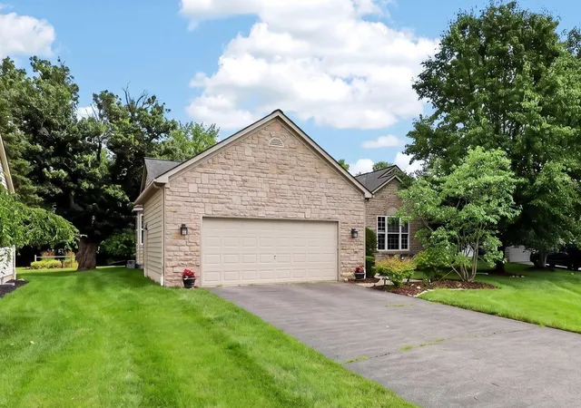 Photo 3 of Single family home for sale at 8353 Almond Park Dr, Blacklick, OH 43004 | MLS# 226025198 | Listing updated on 2026-07-28