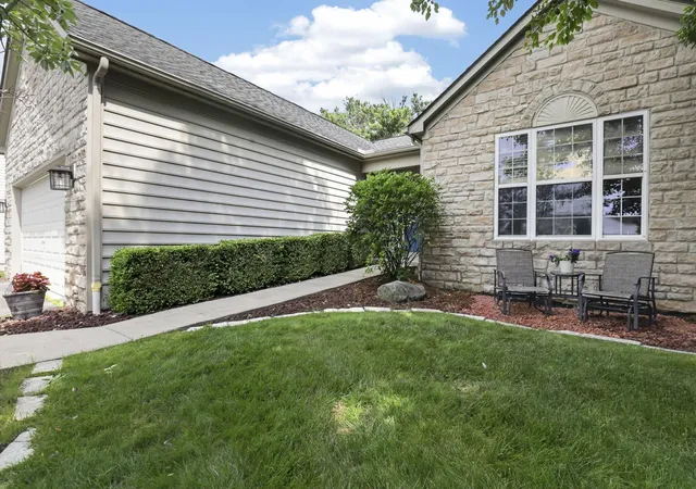 Photo 3 of Single family home for sale at 8353 Almond Park Dr, Blacklick, OH 43004 | MLS# 226025198 | Listing updated on 2026-07-28