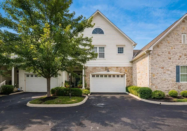 Listing Photo 2 - Condo for sale in building located at 4070 Delancy Park Dr, Dublin, OH 43016 - Unit #