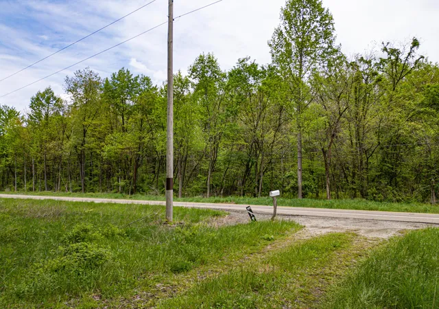 Homes for sale in Frazeysburg, OH | 12025 Pleasant Valley Rd Ne, Frazeysburg, OH 43822 | MLS# 226024004