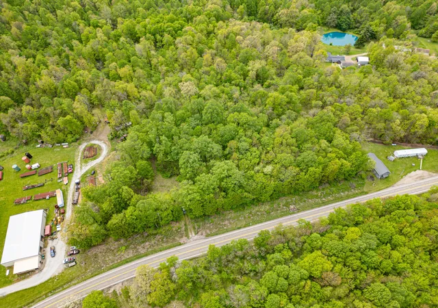 Homes for sale in Frazeysburg, OH | 12025 Pleasant Valley Rd Ne, Frazeysburg, OH 43822 | MLS# 226024004
