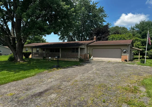 Homes for sale in Circleville, OH | 2641 Walnut Creek Pike, Circleville, OH 43113 | MLS# 226024006