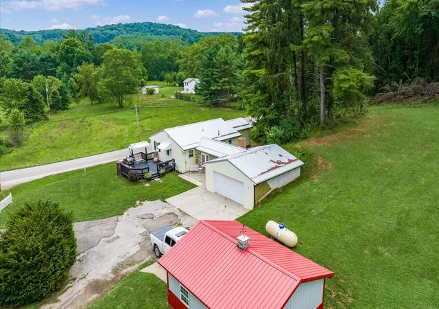 Homes for sale in Newark, OH | 6333 Fallsburg Rd Ne, Newark, OH 43055 | MLS# 226025228