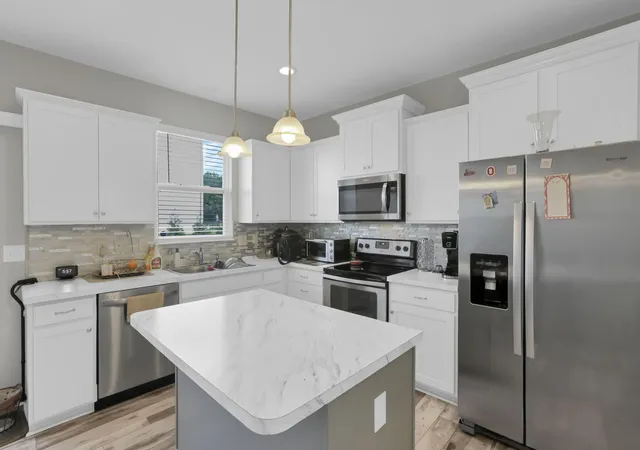 Photo 3 of Single family home for sale at 230 Salinger Dr, Lithopolis, OH 43136 | MLS# 226024881 | Listing updated on 2026-10-01