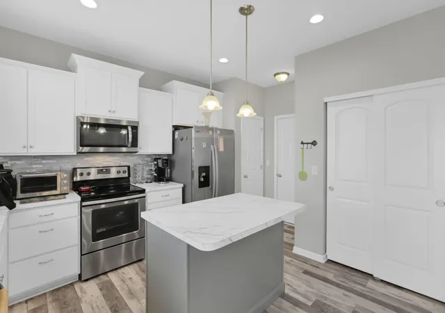 Photo 3 of Single family home for sale at 230 Salinger Dr, Lithopolis, OH 43136 | MLS# 226024881 | Listing updated on 2026-10-01