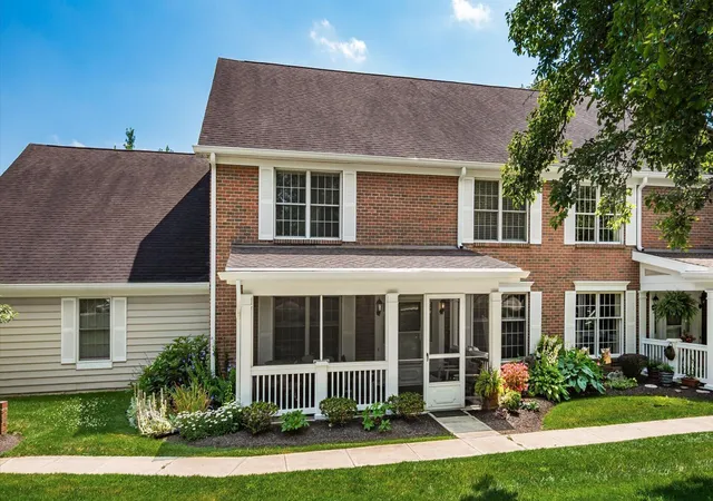 Listing Photo 2 - Condo for sale in building located at 103 Shannon Ln, Granville, OH 43023 - Unit #