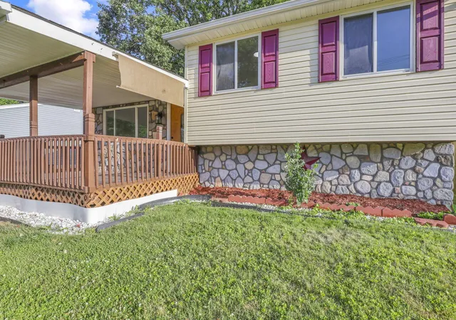 Homes for sale in Columbus, OH | 435 Carolann Ave, Columbus, OH 43207 | MLS# 226024547