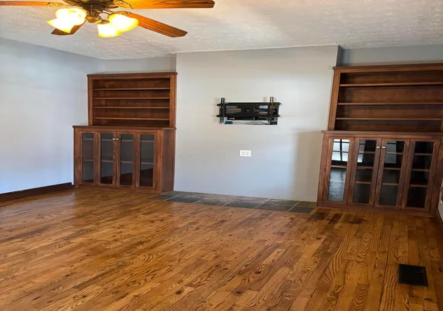 2nd image of 163 S 17th St, Columbus, OH 43205 | MLS# 226026352