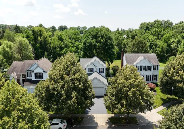 Homes for sale in New Albany, OH | 1681 Gosport Pl, New Albany, OH 43054 | MLS# 226024131