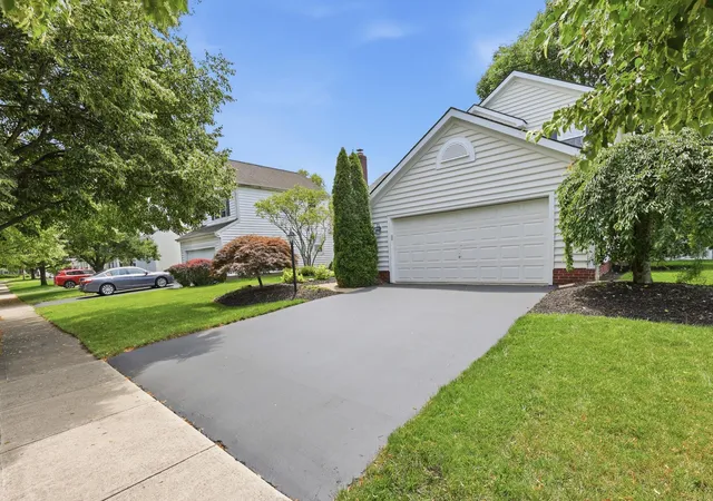 Homes for sale in New Albany, OH | 1681 Gosport Pl, New Albany, OH 43054 | MLS# 226024131