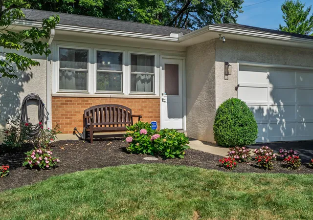 Homes for sale in Columbus, OH | 1102 Kennington Ave, Columbus, OH 43220 | MLS# 226025391