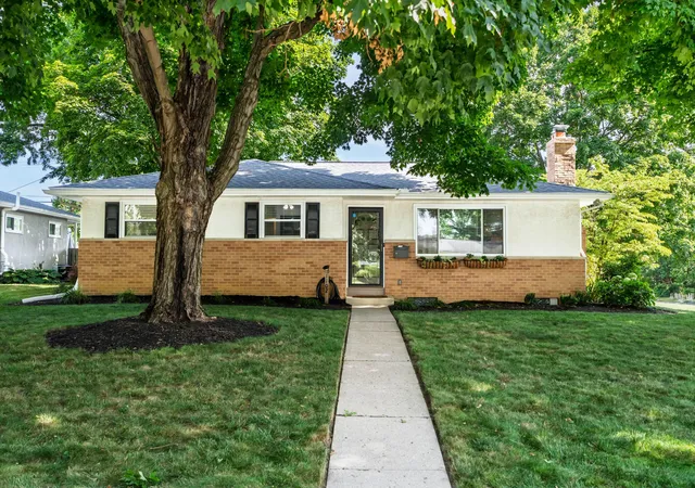 Homes for sale in Columbus, OH | 1102 Kennington Ave, Columbus, OH 43220 | MLS# 226025391