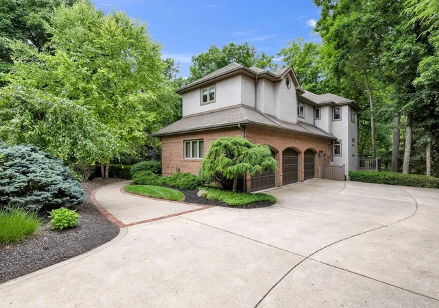 3rd image of 10518 Cardigan Ridge Pl, Powell, OH 43065 | MLS# 226026617