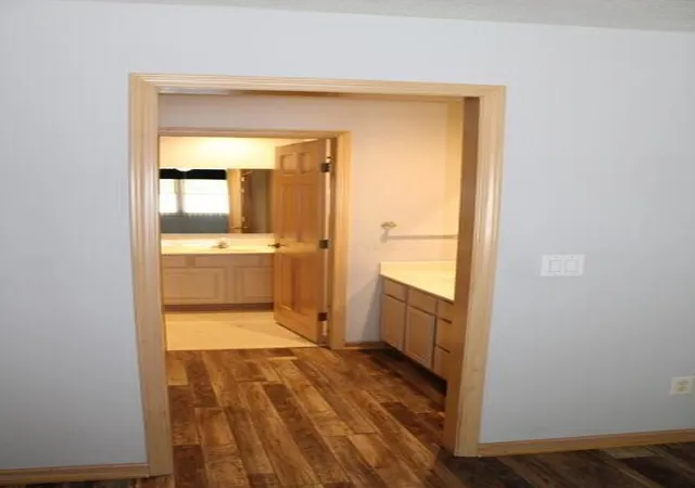 Listing Photo 5 - Condo for sale in building located at 175 Hanover Ct, Delaware, OH 43015