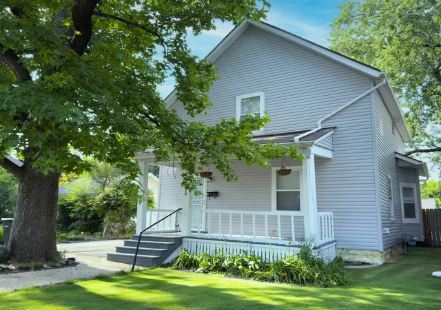 Photo 1 of Single family home for sale at 1120 E Kossuth St, Columbus, OH 43206 | MLS# 226024217 | Listing updated on 2026-09-28