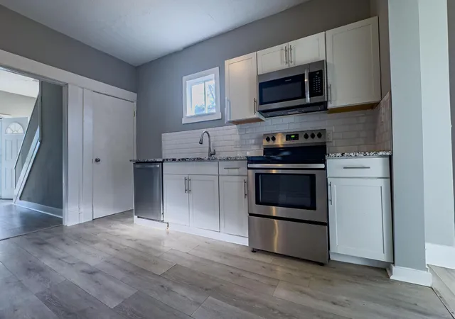 Photo 4 of Single family home for sale at 1120 E Kossuth St, Columbus, OH 43206 | MLS# 226024217 | Listing updated on 2026-09-28