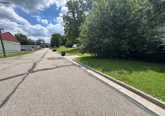 Homes for sale in Lancaster, OH | 942 Meadowview Ave, Lancaster, OH 43130 | MLS# 226024091