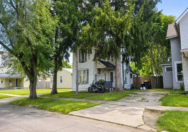1st image of 242 N Grand Ave, Marion, OH 43302 | MLS# 226024757