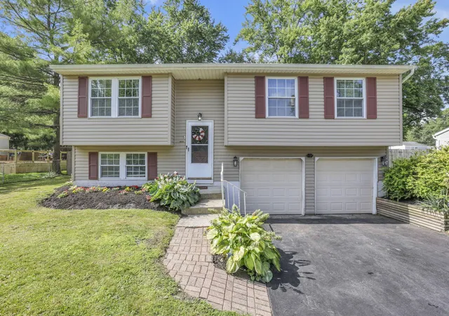 Homes for sale in Pickerington, OH | 469 Skyline Ln, Pickerington, OH 43147 | MLS# 226024103