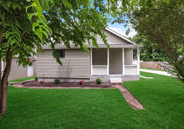 Homes for sale in Lancaster, OH | 401 South St, Lancaster, OH 43130 | MLS# 226024421