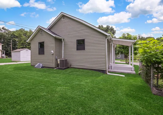 Homes for sale in Lancaster, OH | 401 South St, Lancaster, OH 43130 | MLS# 226024421