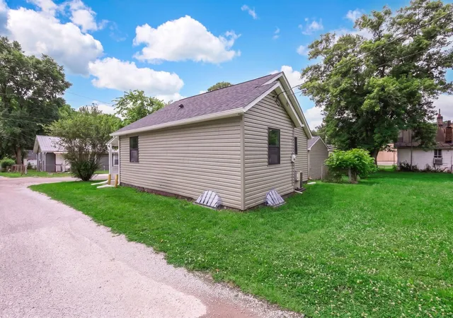 3rd image of 401 South St, Lancaster, OH 43130 | MLS# 226024421