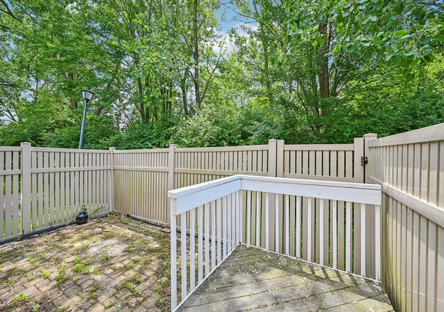 Homes for sale in Hilliard, OH | 5515 Village Xing, Hilliard, OH 43026 | MLS# 226024295