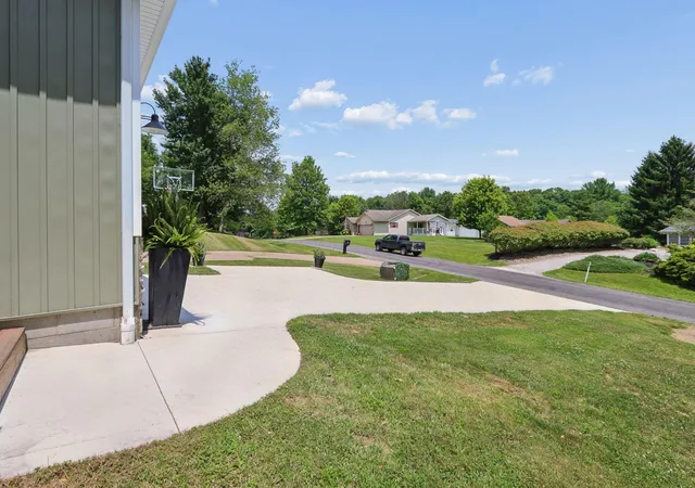 Homes for sale in Howard, OH | 421 Mcintosh Dr, Howard, OH 43028 | MLS# 226024258
