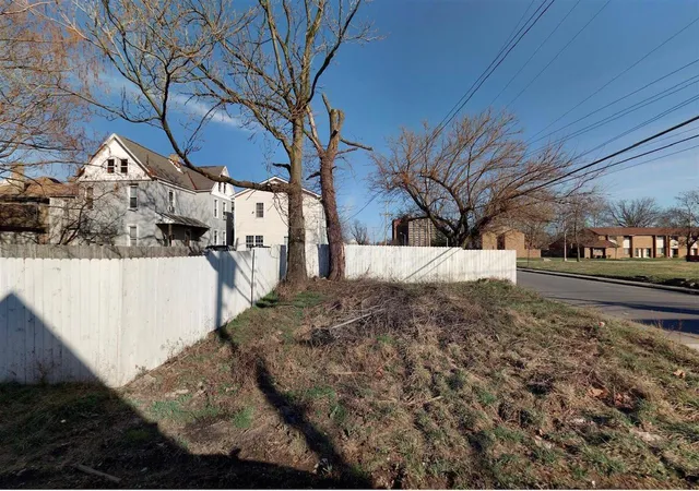 2nd image of 890 E Atcheson St, Columbus, OH 43203 | MLS# 226024389