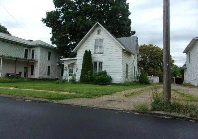 Homes for sale in Utica, OH | 329 N Main St, Utica, OH 43080 | MLS# 226024143