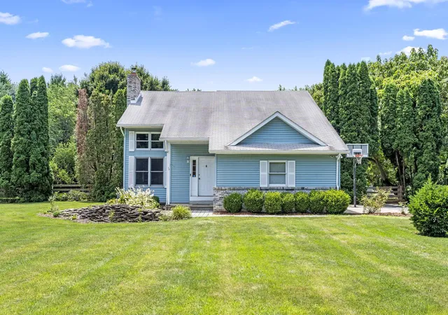 Photo 1 of Single family home for sale at 1205 Holton Rd, Grove City, OH 43123 | MLS# 226024731 | Listing updated on 2026-08-09