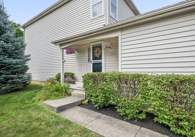 3rd image of 2511 Hyacinth Ln, Columbus, OH 43235
