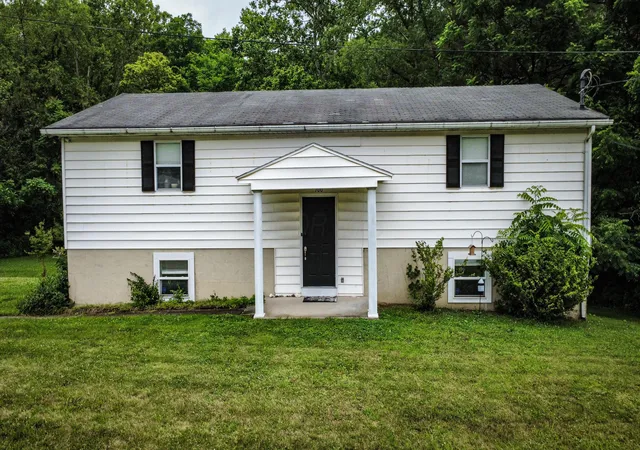 Homes for sale in Logan, OH | 700 State Route 664 N, Logan, OH 43138 | MLS# 226024163