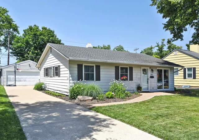 Homes for sale in Hilliard, OH | 4800 Hillcrest St N, Hilliard, OH 43026 | MLS# 226024473